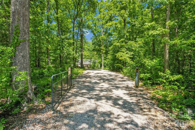 305 Robinson Avenue, Mount Holly, NC 28120