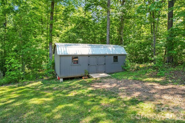 305 Robinson Avenue, Mount Holly, NC 28120