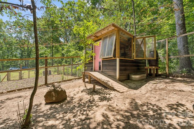 305 Robinson Avenue, Mount Holly, NC 28120