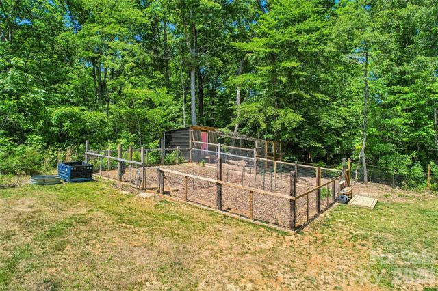 305 Robinson Avenue, Mount Holly, NC 28120