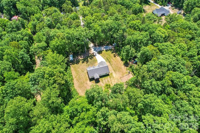 305 Robinson Avenue, Mount Holly, NC 28120