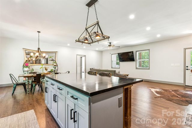 305 Robinson Avenue, Mount Holly, NC 28120
