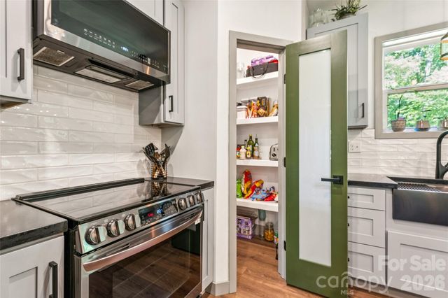 305 Robinson Avenue, Mount Holly, NC 28120