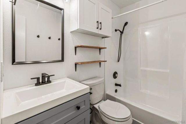 5107 La Cuenta, San Diego, CA 92124
