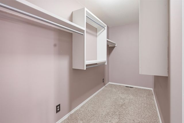 901 N Linden Ln, Derby, KS 67037