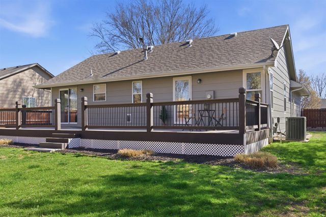 901 N Linden Ln, Derby, KS 67037