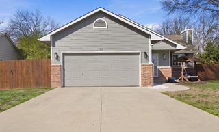 901 N Linden Ln, Derby, KS 67037