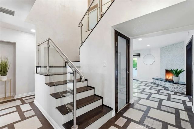 5836 Winnetka Avenue, Woodland Hills, CA 91367