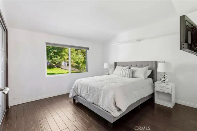 5836 Winnetka Avenue, Woodland Hills, CA 91367