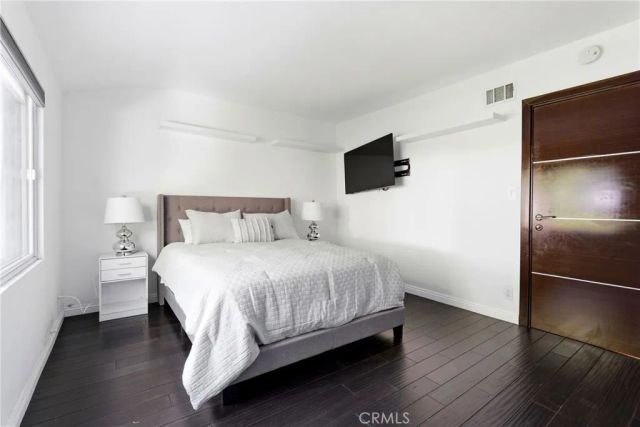 5836 Winnetka Avenue, Woodland Hills, CA 91367