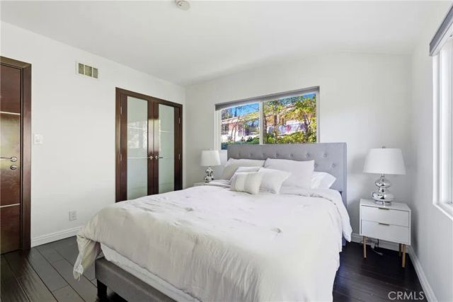 5836 Winnetka Avenue, Woodland Hills, CA 91367