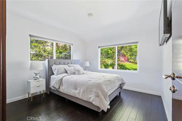 5836 Winnetka Avenue, Woodland Hills, CA 91367