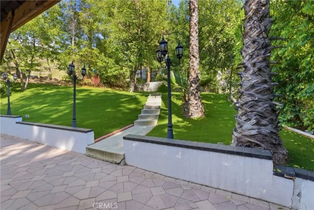 5836 Winnetka Avenue, Woodland Hills, CA 91367