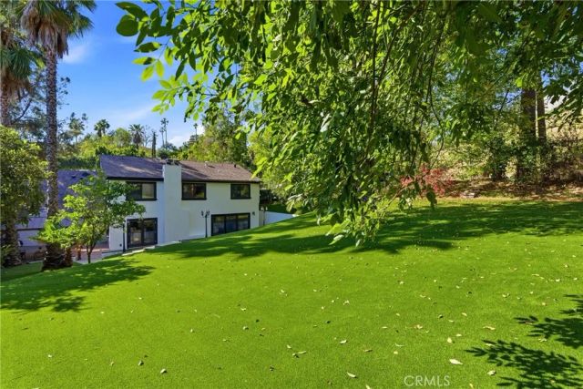 5836 Winnetka Avenue, Woodland Hills, CA 91367