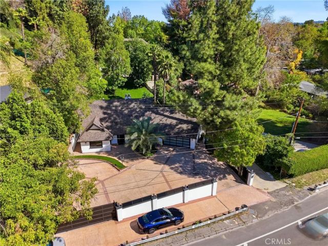 5836 Winnetka Avenue, Woodland Hills, CA 91367
