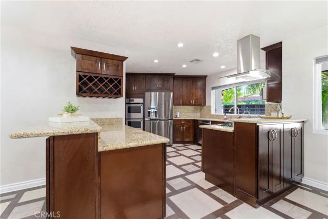 5836 Winnetka Avenue, Woodland Hills, CA 91367