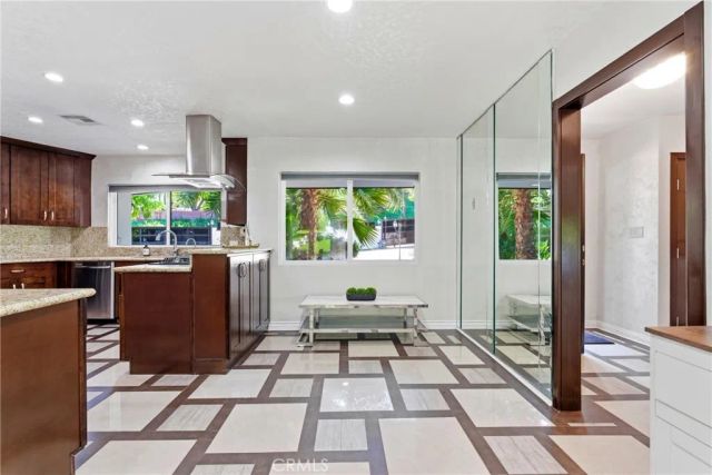 5836 Winnetka Avenue, Woodland Hills, CA 91367