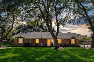 1907 Dellore Lane, League City, TX 77573