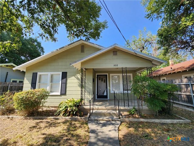 588 S Castell Avenue, New Braunfels, TX 78130