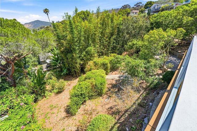 32021 & 32001 sunset Avenue, Laguna Beach, CA 92651