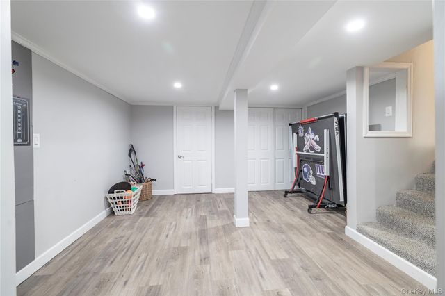 17 6th Avenue, Massapequa Park, NY 11762