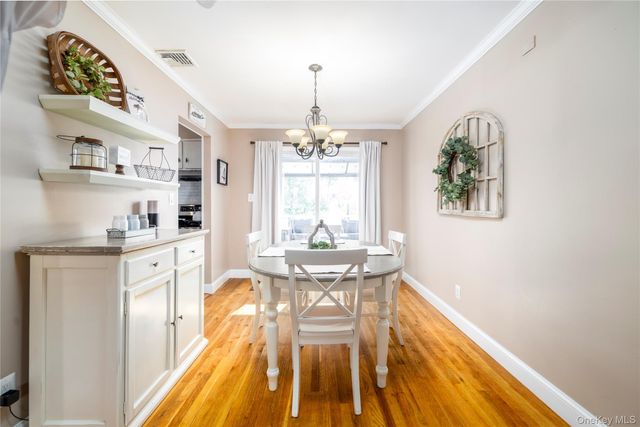 17 6th Avenue, Massapequa Park, NY 11762
