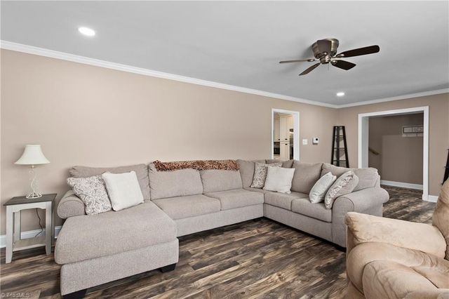 4015 N Main Street, High Point, NC 27265
