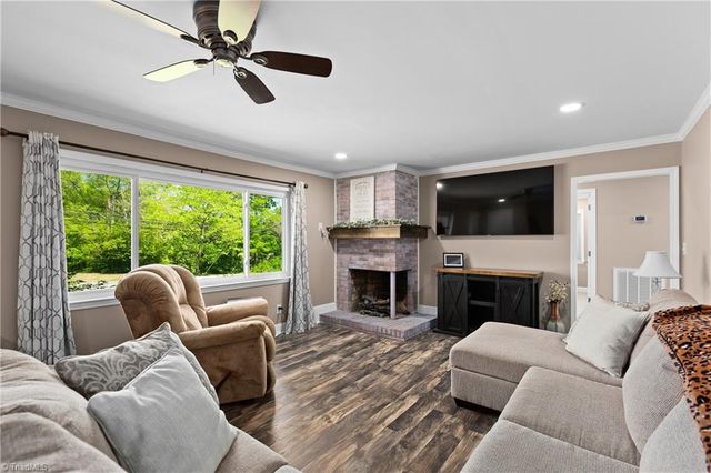 4015 N Main Street, High Point, NC 27265