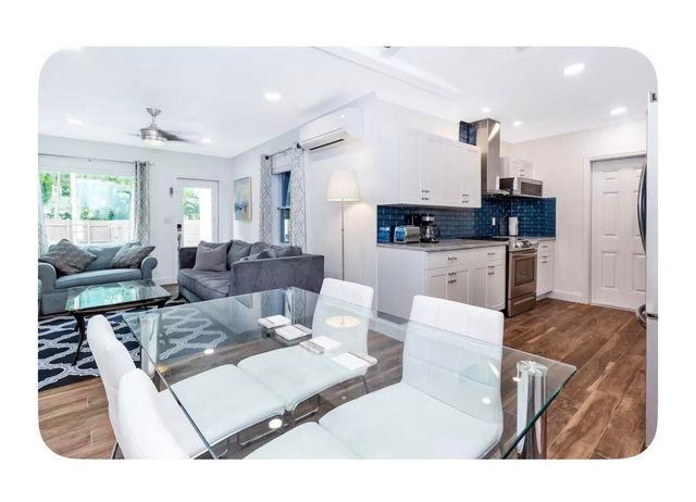 700 NE 17th Way, Fort Lauderdale, FL 33304