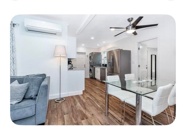 700 NE 17th Way, Fort Lauderdale, FL 33304