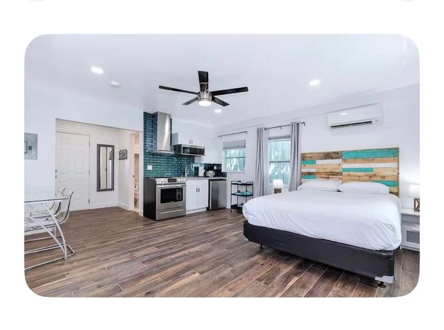 700 NE 17th Way, Fort Lauderdale, FL 33304