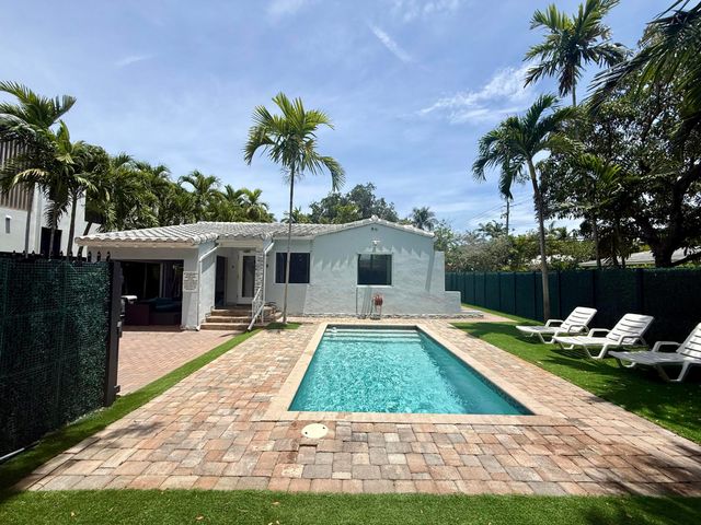 700 NE 17th Way, Fort Lauderdale, FL 33304