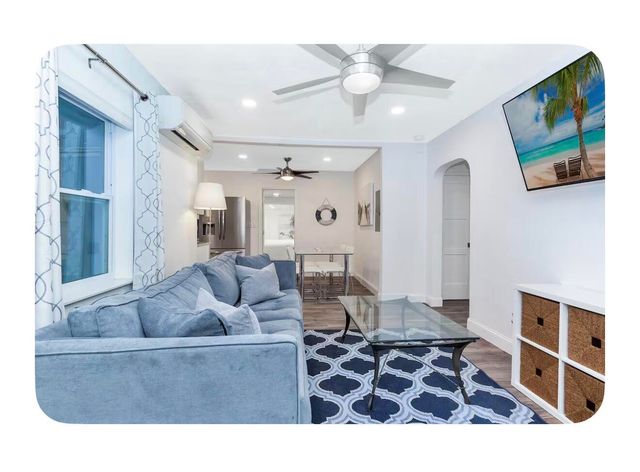 700 NE 17th Way, Fort Lauderdale, FL 33304