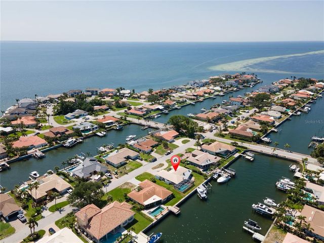 2015 HAWAII AVENUE NE, St Petersburg, FL 33703