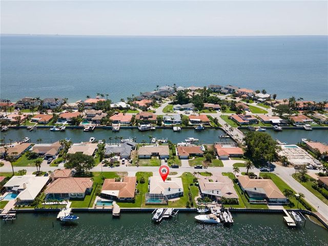 2015 HAWAII AVENUE NE, St Petersburg, FL 33703
