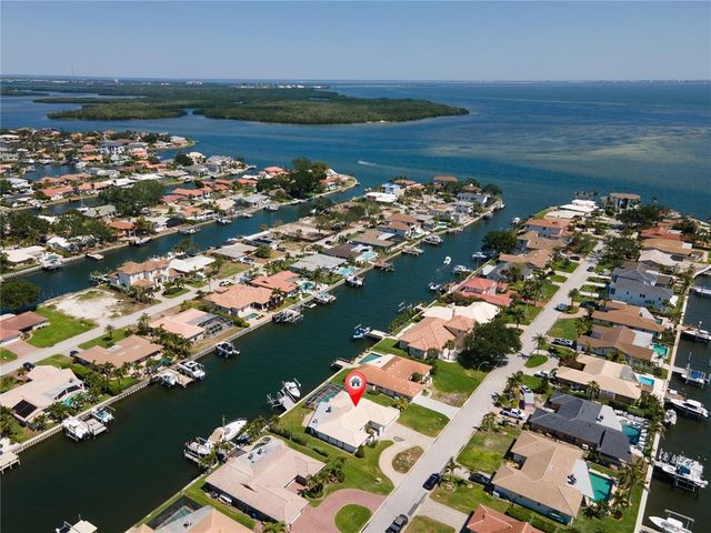 2015 HAWAII AVENUE NE, St Petersburg, FL 33703