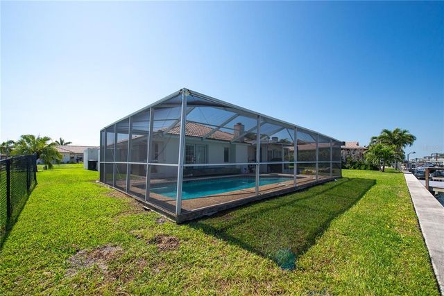 2015 HAWAII AVENUE NE, St Petersburg, FL 33703