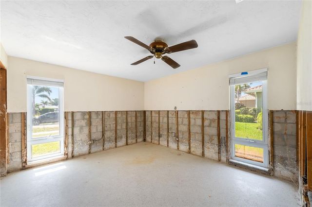 2015 HAWAII AVENUE NE, St Petersburg, FL 33703
