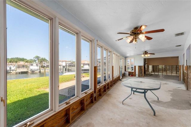 2015 HAWAII AVENUE NE, St Petersburg, FL 33703