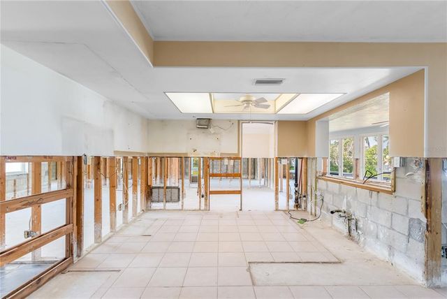 2015 HAWAII AVENUE NE, St Petersburg, FL 33703