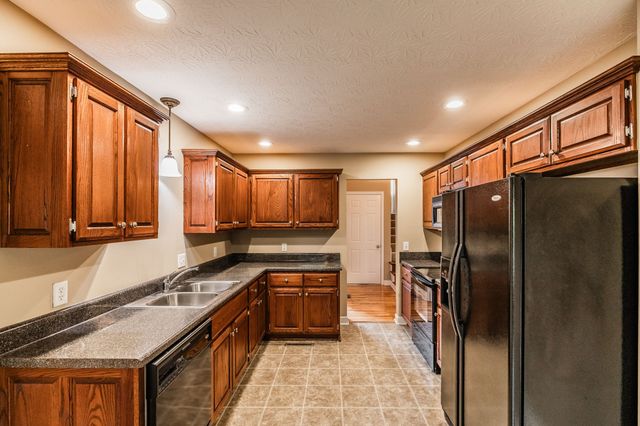 120 Carrie Mae Cir, Portland, TN 37148