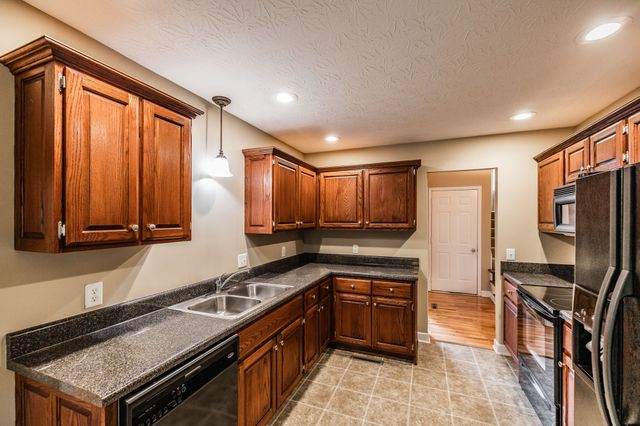 120 Carrie Mae Cir, Portland, TN 37148