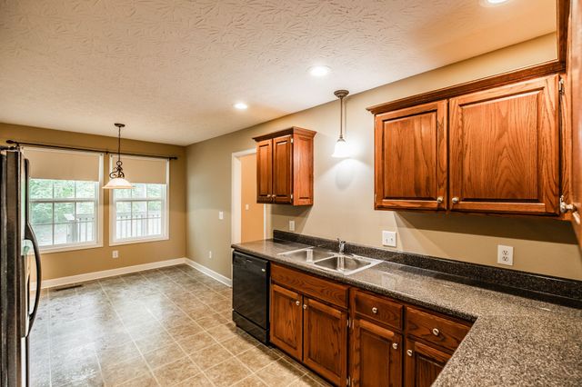 120 Carrie Mae Cir, Portland, TN 37148