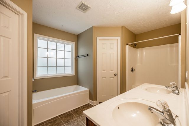 120 Carrie Mae Cir, Portland, TN 37148