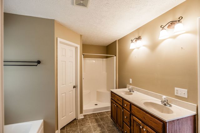 120 Carrie Mae Cir, Portland, TN 37148