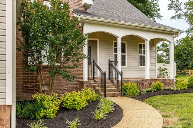 120 Carrie Mae Cir, Portland, TN 37148