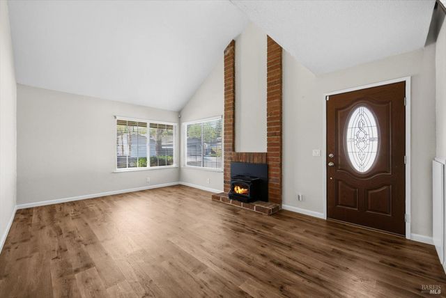 130 Longview Dr, Vacaville, CA 95687