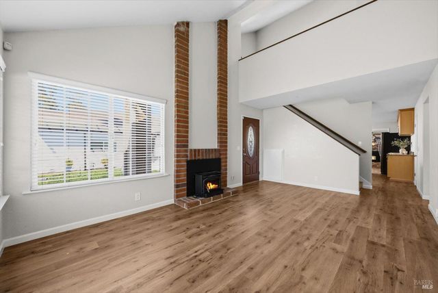 130 Longview Dr, Vacaville, CA 95687