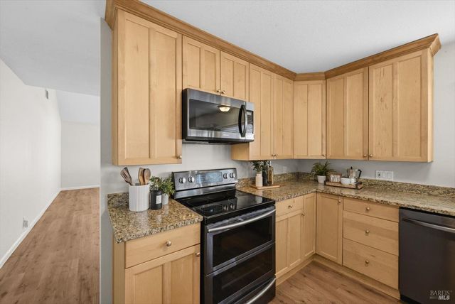 130 Longview Dr, Vacaville, CA 95687