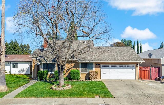 130 Longview Dr, Vacaville, CA 95687